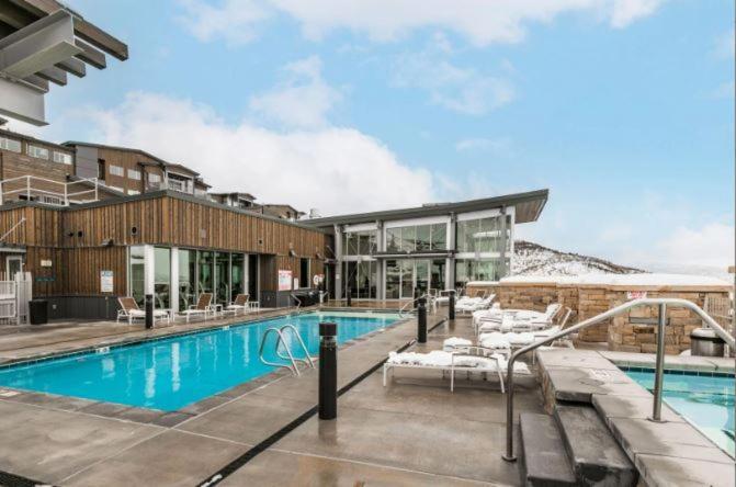 Apex Residence By All Seasons Resort Lodging パークシティ エクステリア 写真